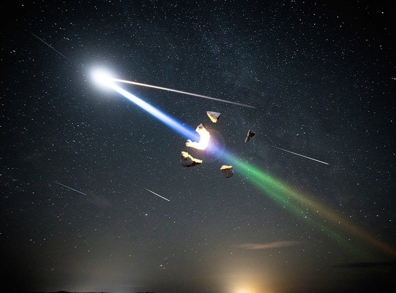 Bright bolide meteor fragmenting during shower